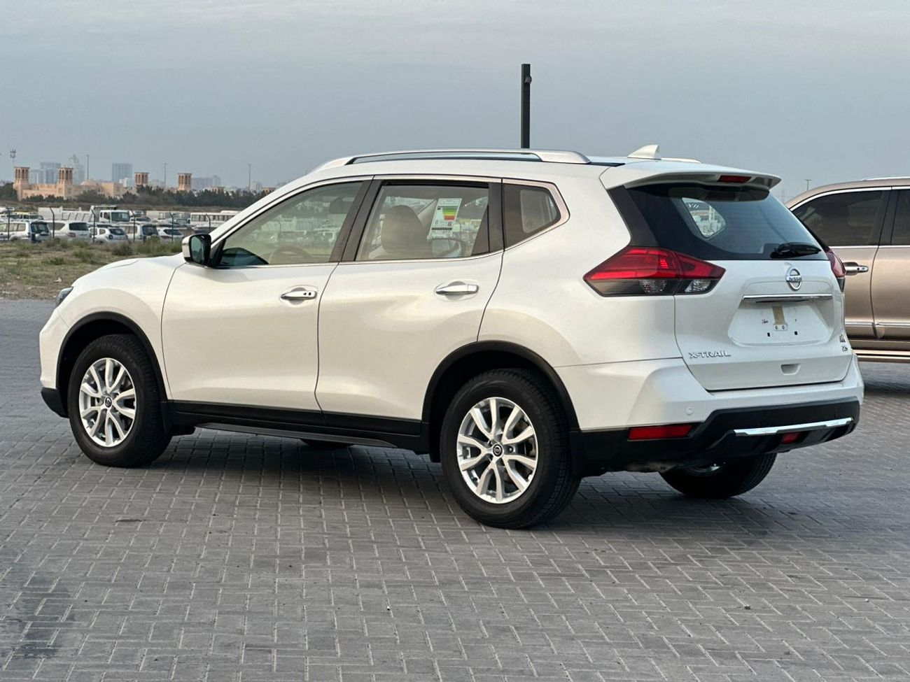 نيسان إكس تريل S 2.5L 4WD (5 Seater)