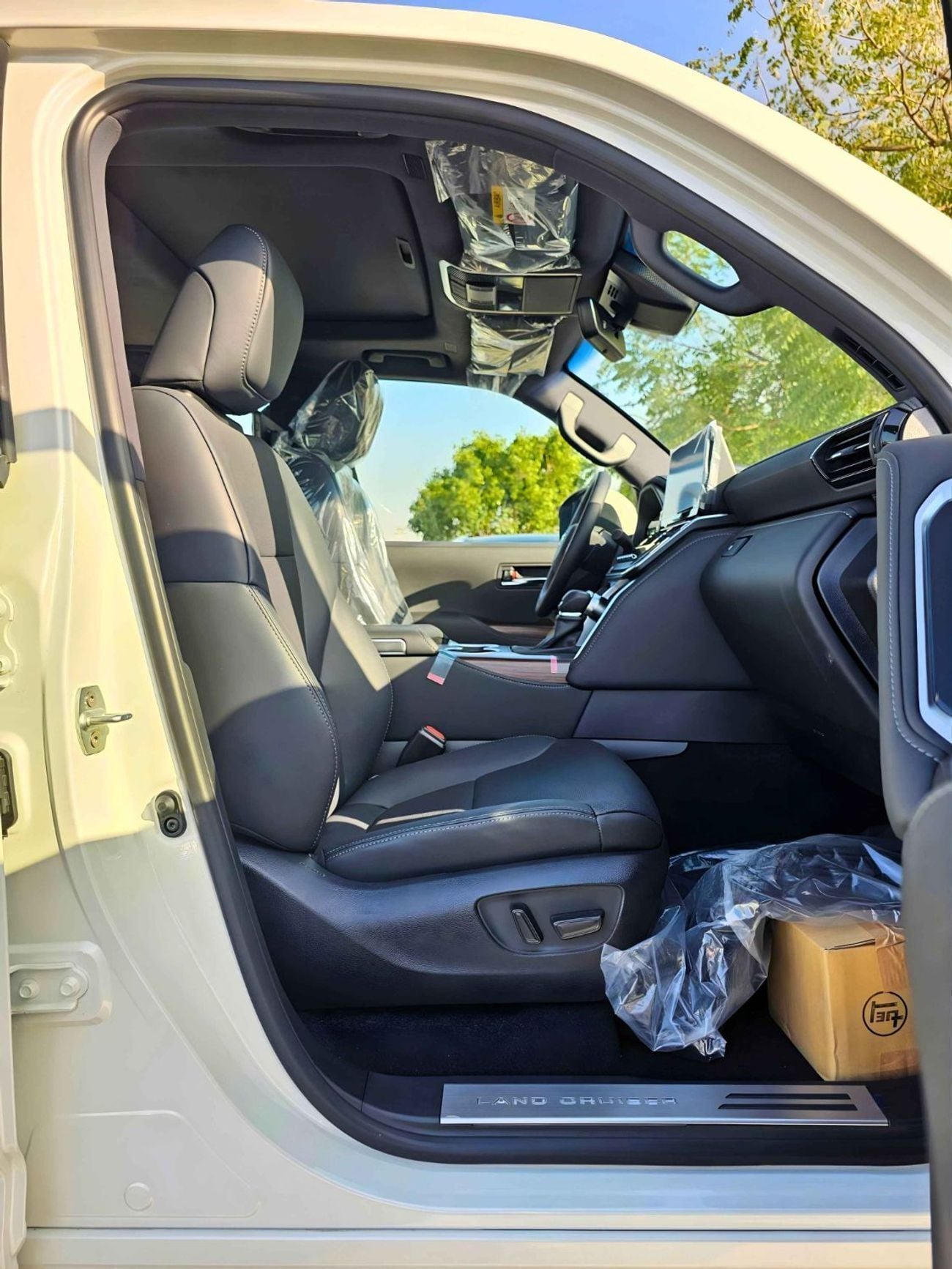 Toyota Land Cruiser GXR TWIN TURBO || 3.5L V6 PETROL | RADAR | REAR ENTERTAINMENT DVD | JBL SPEAKERS (CODE # GXR3HH)