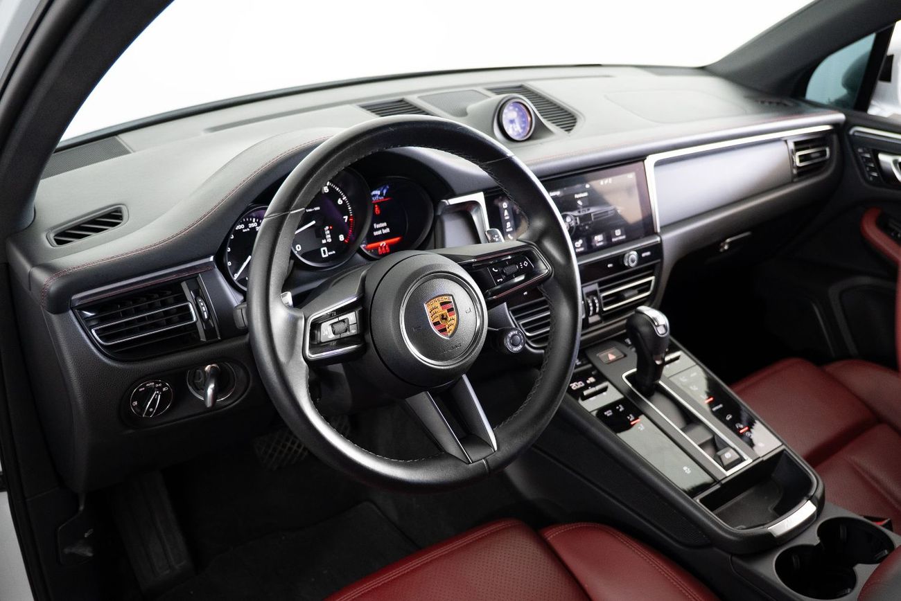 بورش ماكان Std 2.0L (252 HP)