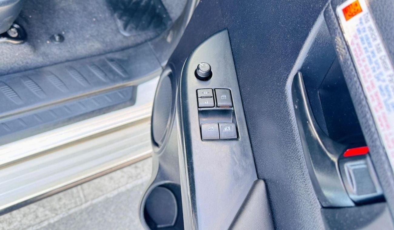 Toyota Hilux SMART CAB | RHD | 2.8L DIESEL ENGINE | MANUAL TRANSMISSION | 2016 | PREMIUM BULL BAR | AIR SNORKEL