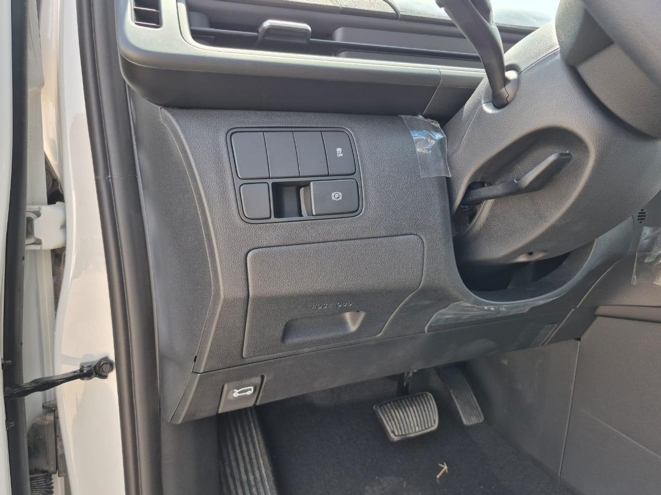 Hyundai Staria 2.2 Turbo Diesel , Luxury , fully loaded without sunroof