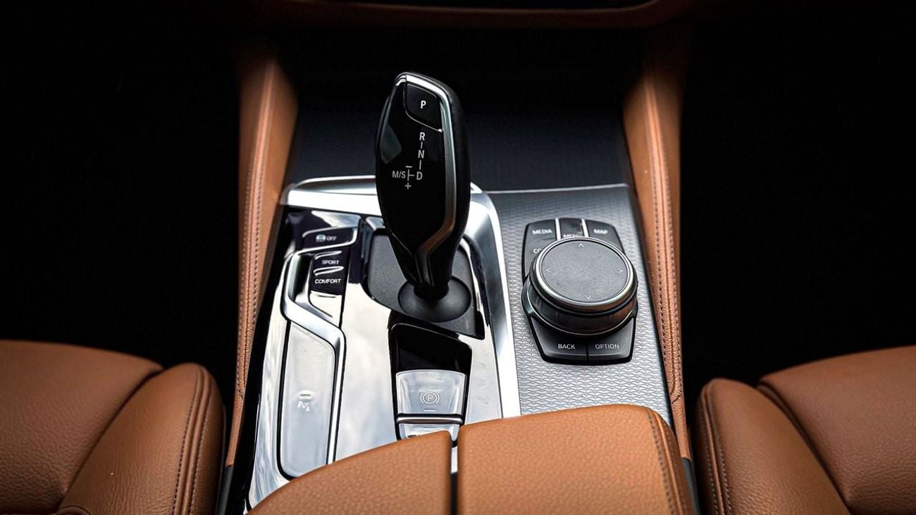 BMW 520i M Sport Comfort 2.0L