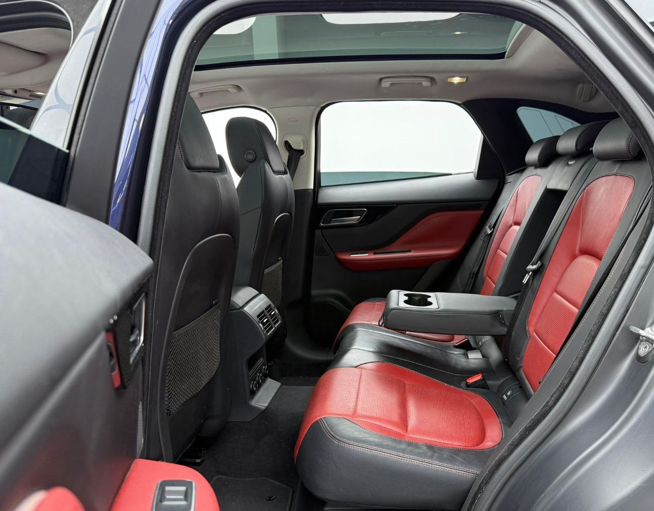 Jaguar F Pace R-Sport 2.0L 2018 Jaguar F-Pace R-Sport, Full Service History, GCC