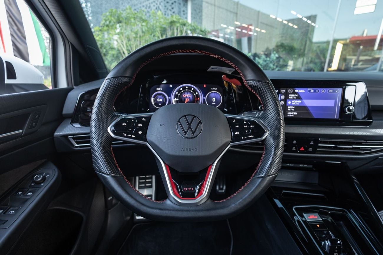 فولكس واجن جولف GTI