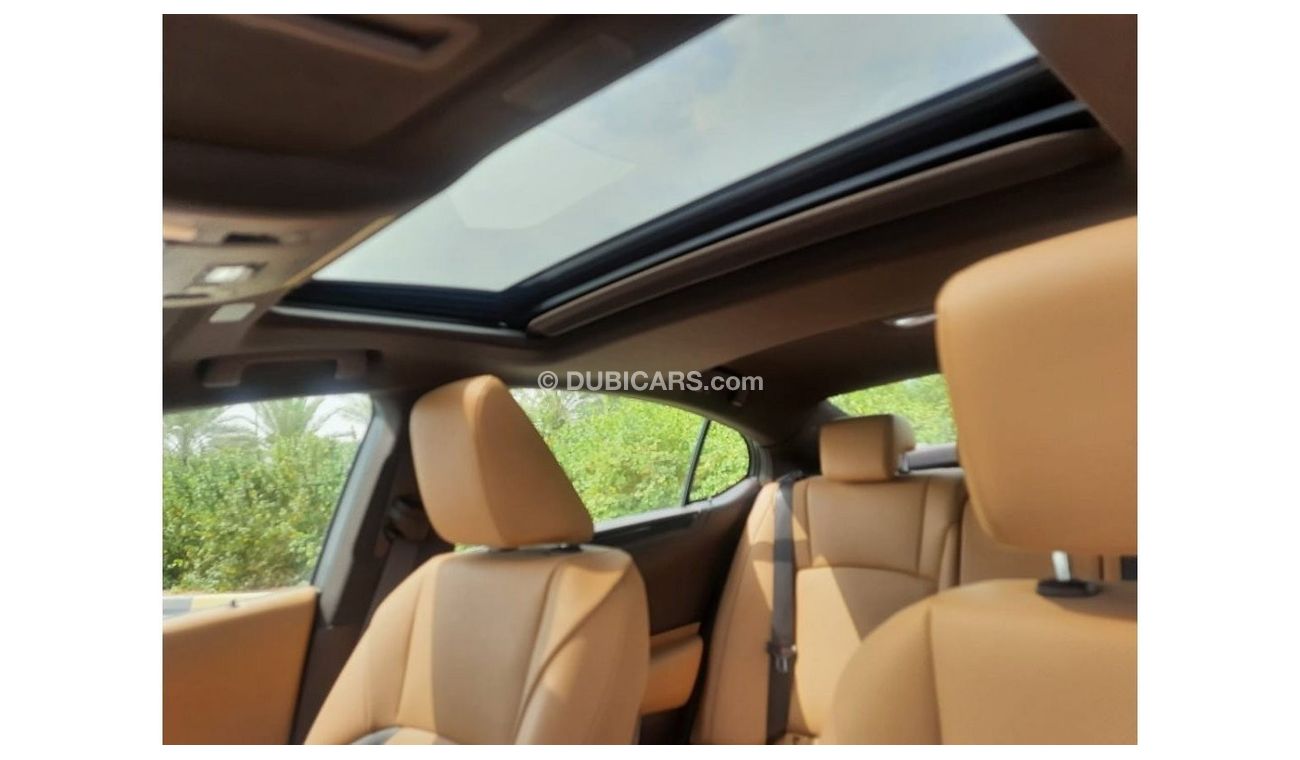 Lexus ES250 Platinum Platinum Lexus ES250 model 2021 very celen car