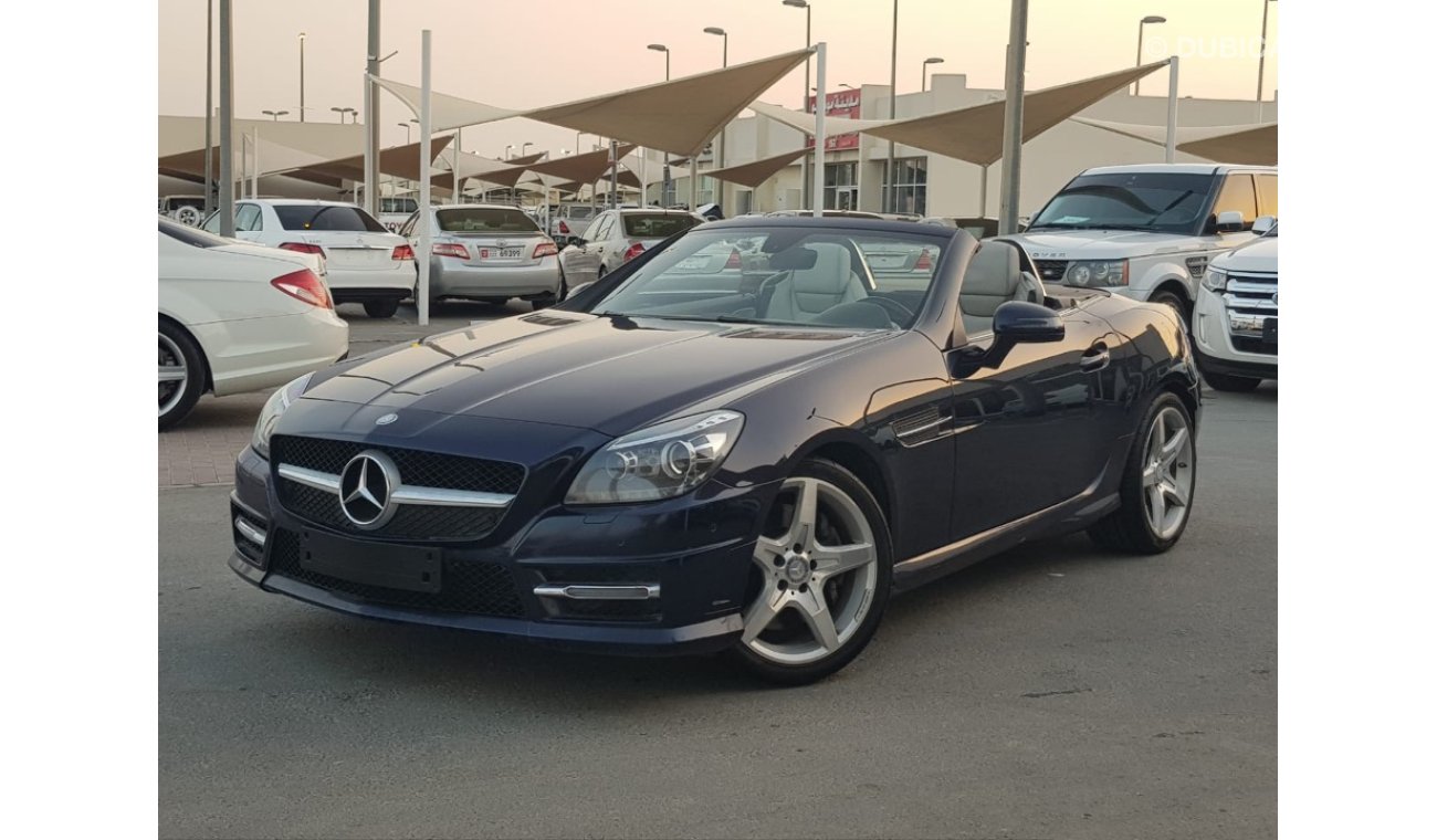 Mercedes-Benz SLK 200 model 2015 Gcc one owner no paint full service full option comvoortable hard ro