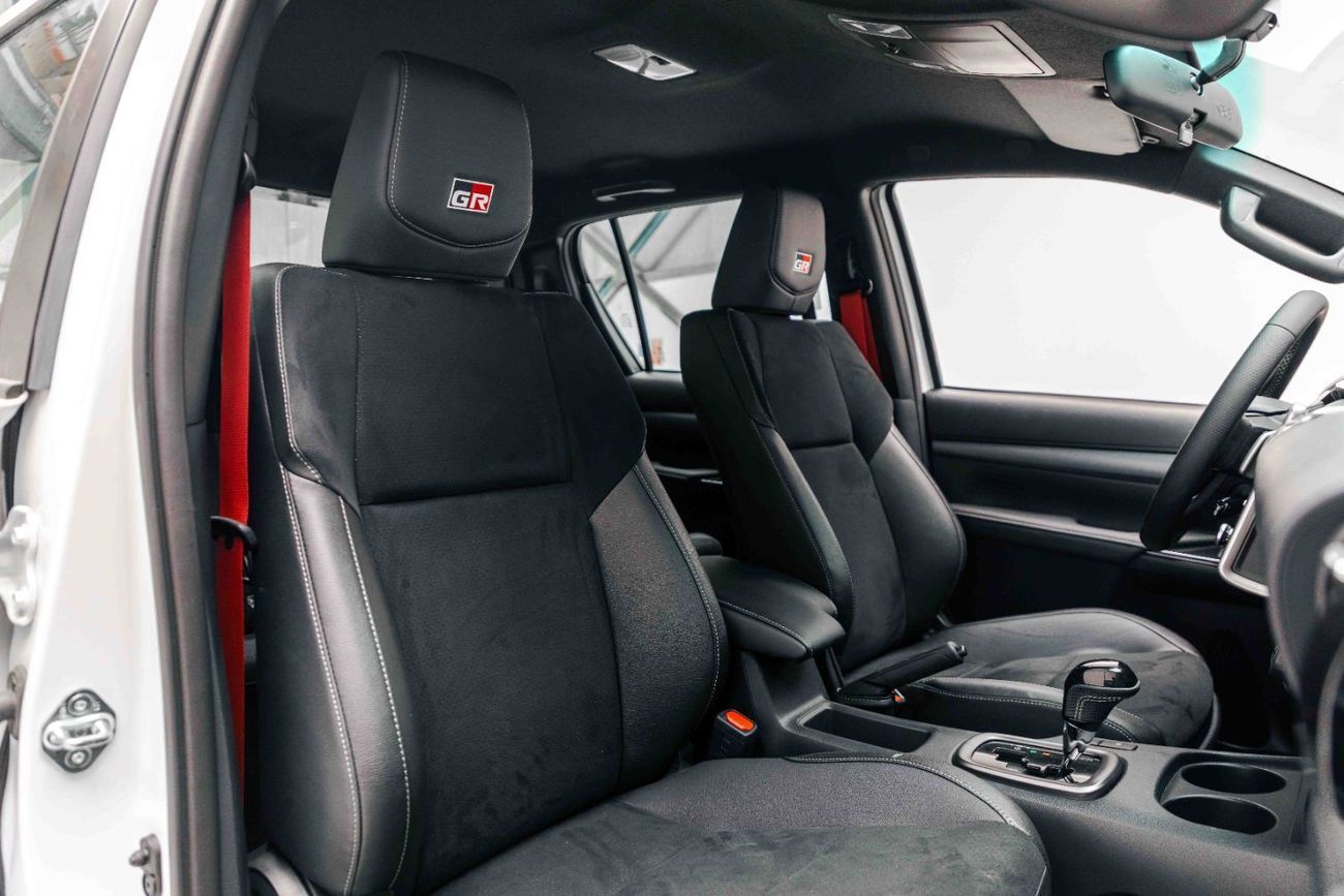 تويوتا هيلوكس 4.0L - Platinum White Pearl - GR-S White | Export Only