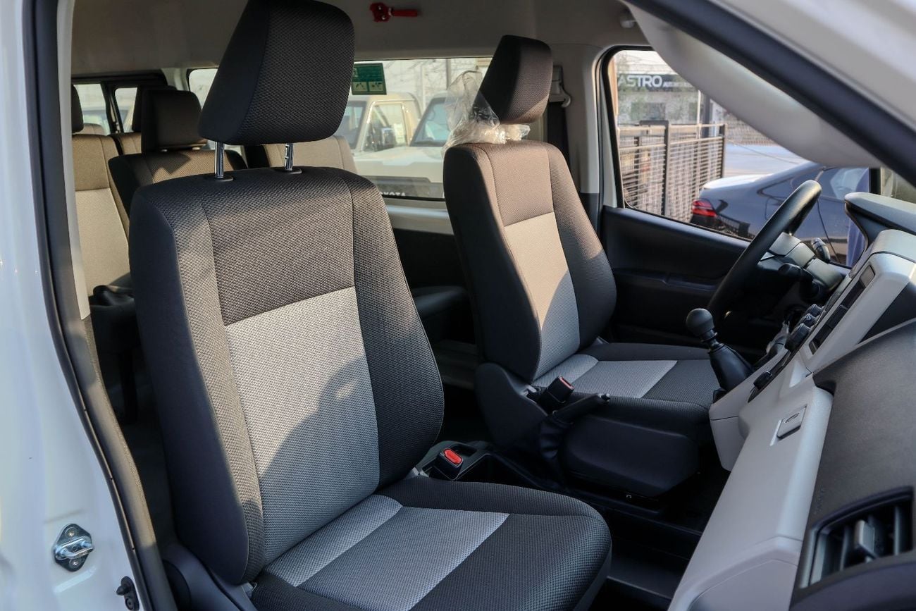 Toyota Hiace GL Toyota Hiace 3.5L Petrol – 2026 Model 13 seater ▾