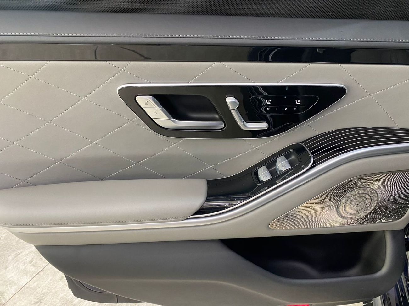 مرسيدس بنز S 580 4MATIC Exclusive 4.0L