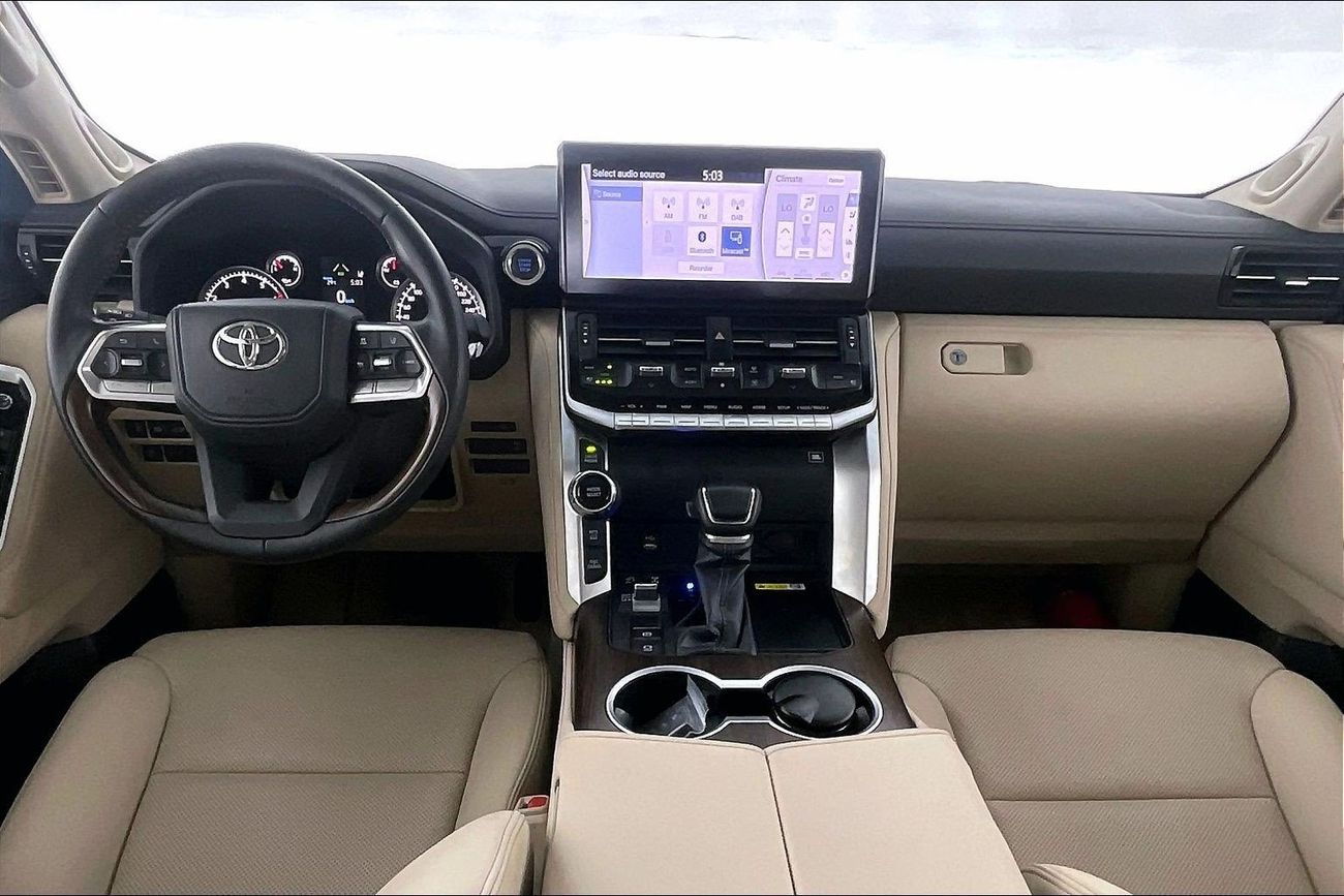 تويوتا لاند كروزر GXR | National Day Celebration | شامل الضمان | 0 ﺪﻔﻋﺓ ﺃﻮﻟﻯ