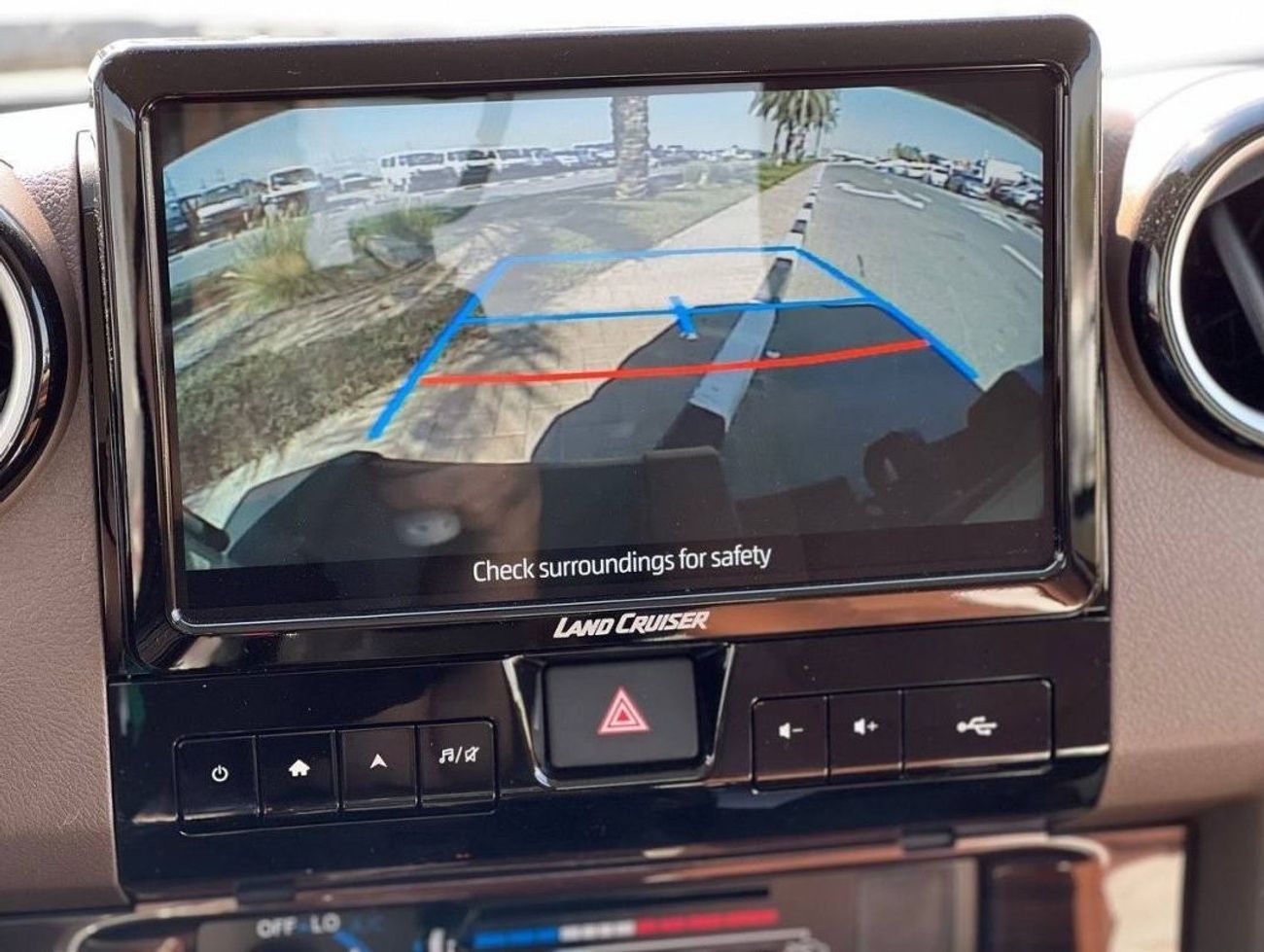 تويوتا لاند كروزر 70 LC76 2.8L DSL A/T // 2024 // FULL OPTION WITH  CRUISE CONTROL , DVD&REAR CAMERA // SPECIAL OFFER //