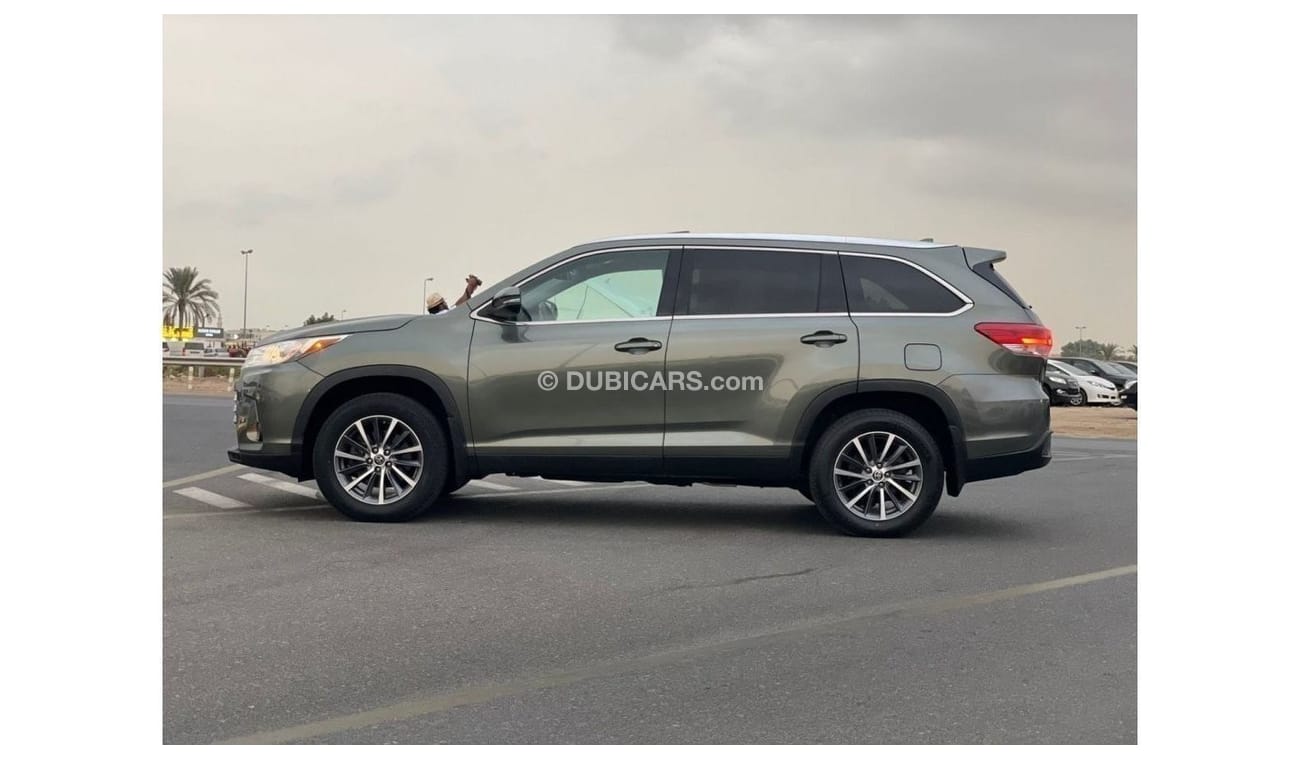 تويوتا هايلاندر 2019 Toyota Highlander XLE AWD 4X4 3.5L V6 - FULL OPTION  - UAE PASS