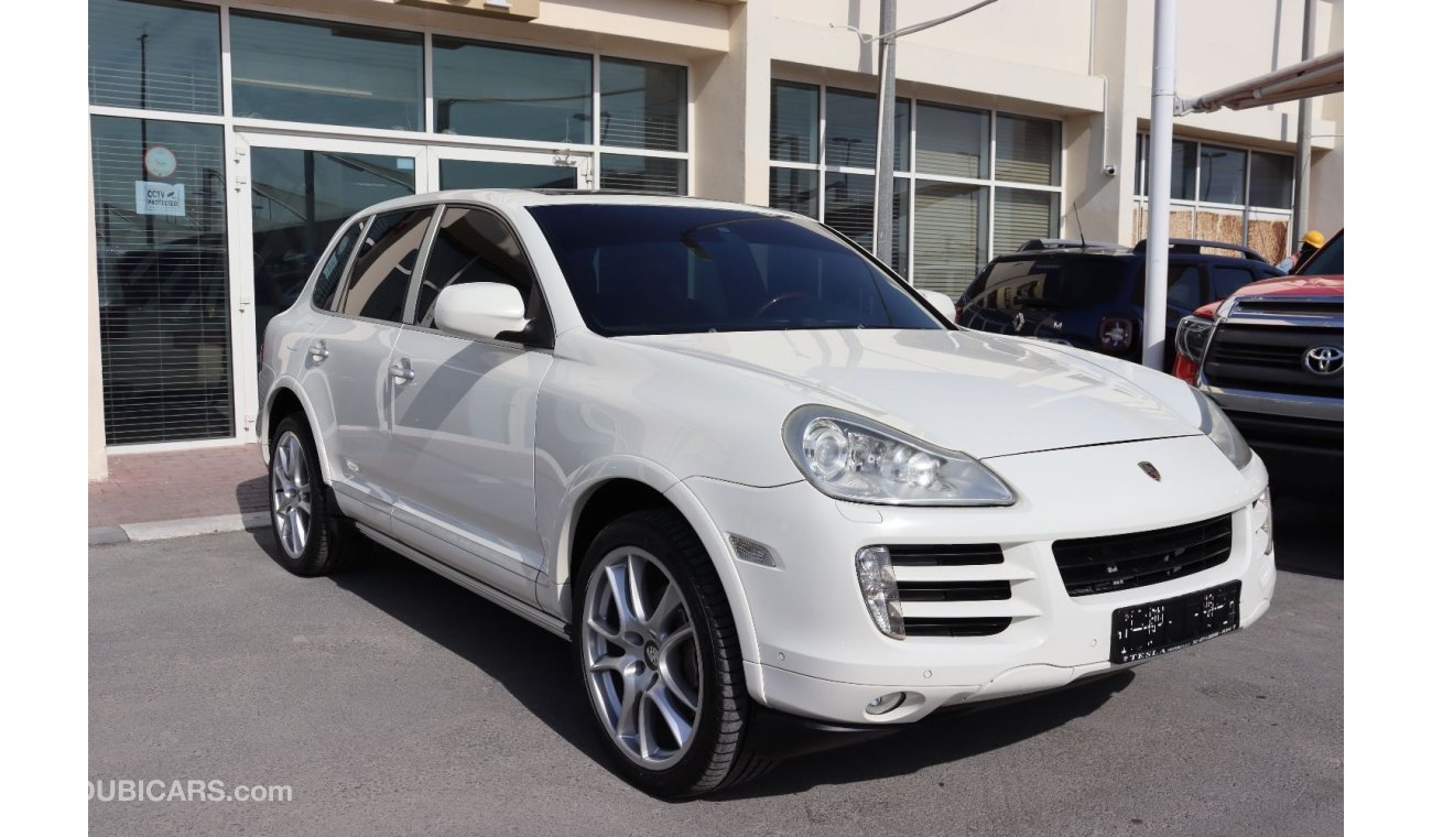 Porsche Cayenne S Porsche Cayenne S 2010 GCC