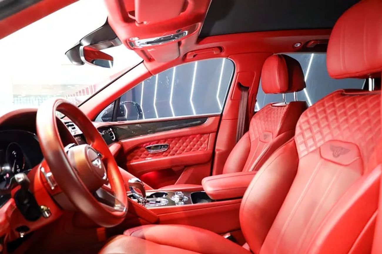 بنتلي بينتايجا V8, Mulliner Console Bottle Cooler, Rear Picnic Tables, Carbon Interior!!