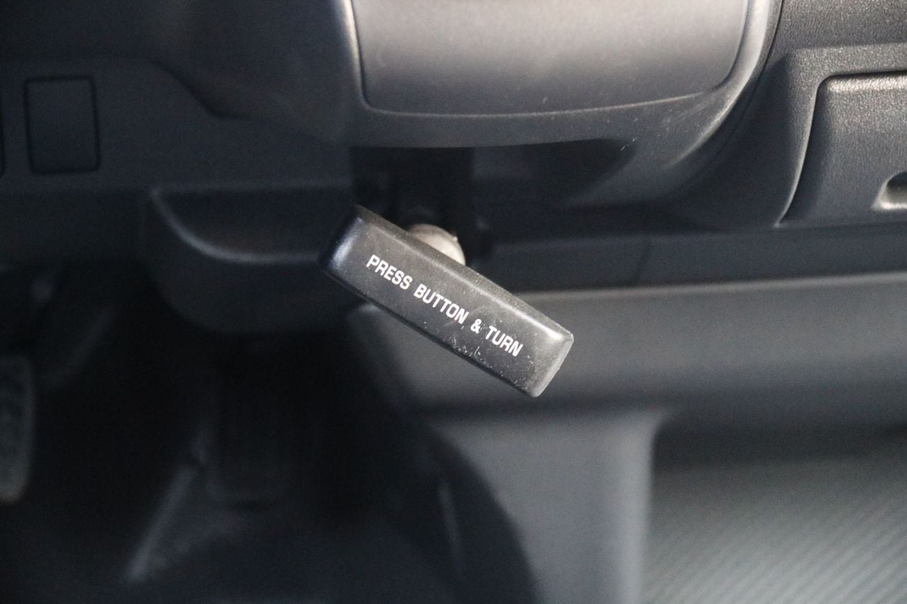 Toyota Hiace Toyota Hiace Commuter Van 2026 | Petrol 2.7L | Best Export Price | Ramadan Deals