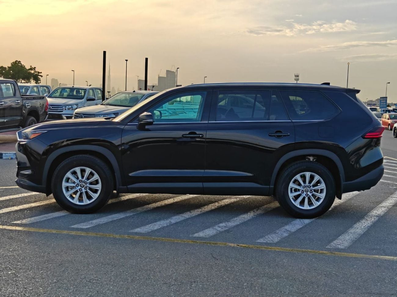 Toyota Grand Highlander 2026 TOYOTA GRAND HIGHLANDER XLE BLACK CANADIAN SPEC
