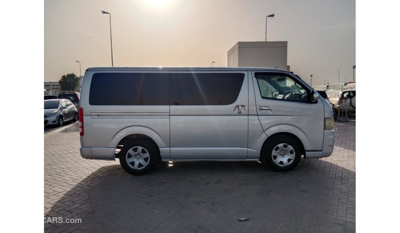 تويوتا هاياس TOYOTA HIACE VAN RIGHT HAND DRIVE (PM1644)