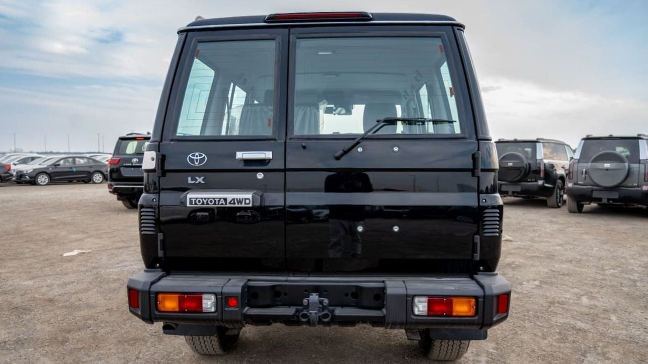 Toyota Land Cruiser 70 LX LC 76 2.8L | Diesel | 4 Cylinder | 6 Speed Automatic | 5 Door | 5 Seats