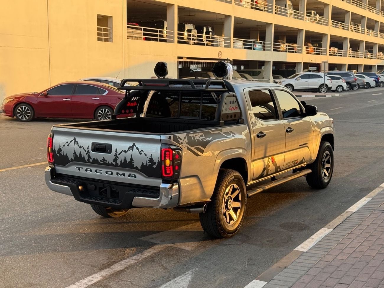 Toyota Tacoma SR5 (NON GCC) 2019 TRD SPORT 2.7 MID OPTION USA SPEC