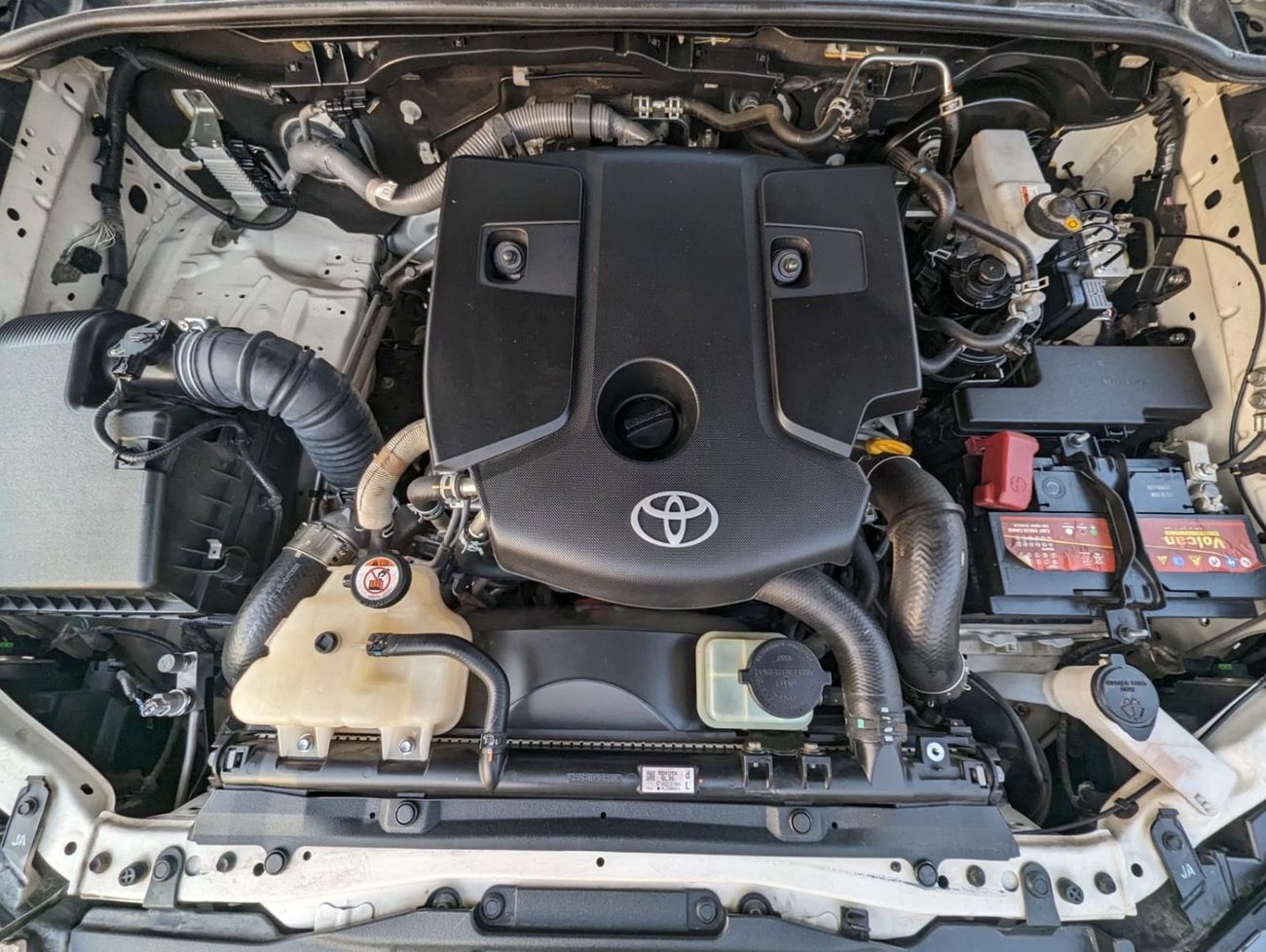 تويوتا هيلوكس S GLX 2.4L AWD A/T