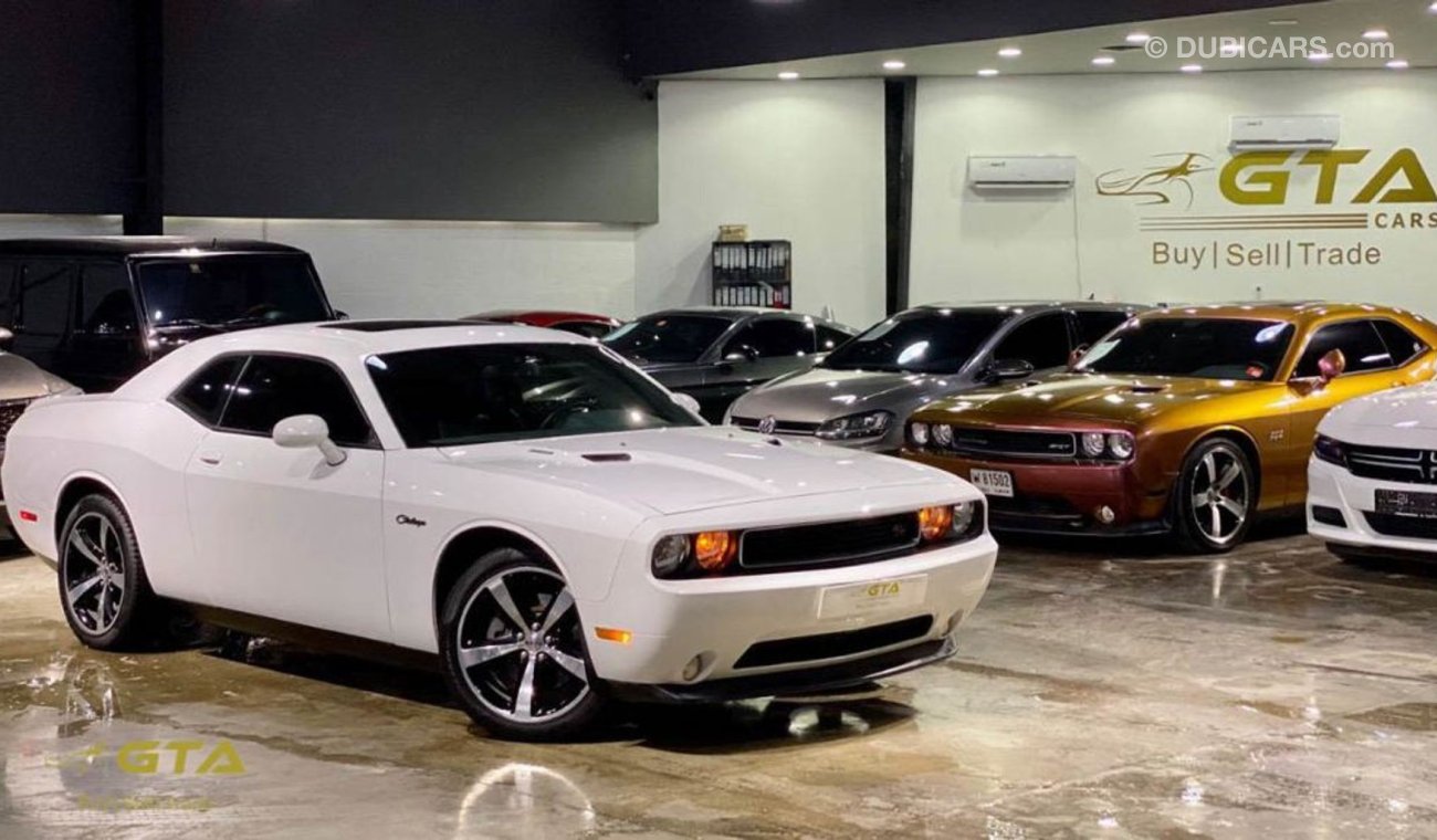 دودج تشالينجر 2014 Dodge Challenger R/T Hemi, Warranty, Full Service History, GCC