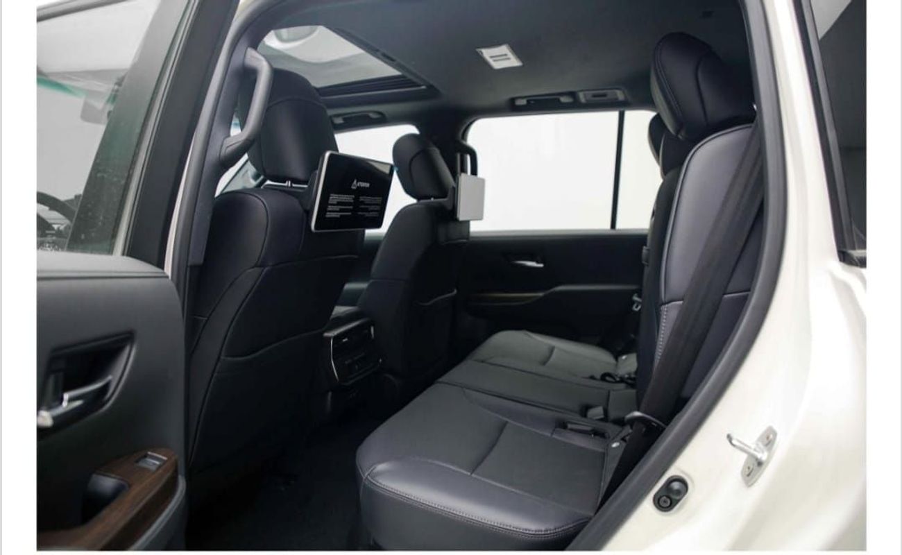 تويوتا لاند كروزر Toyota Land Cruiser GXR is a 7-seater, 4WD SUV with a 4.0L