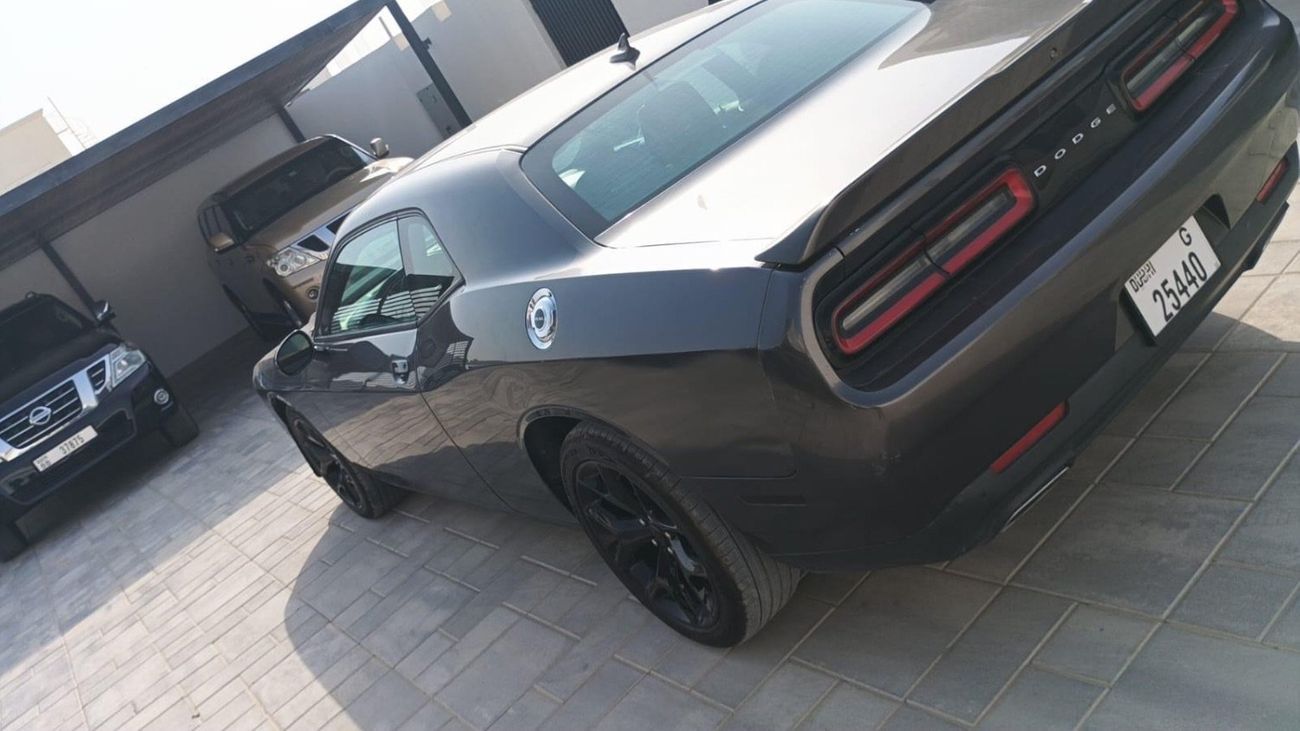 دودج تشالينجر SXT