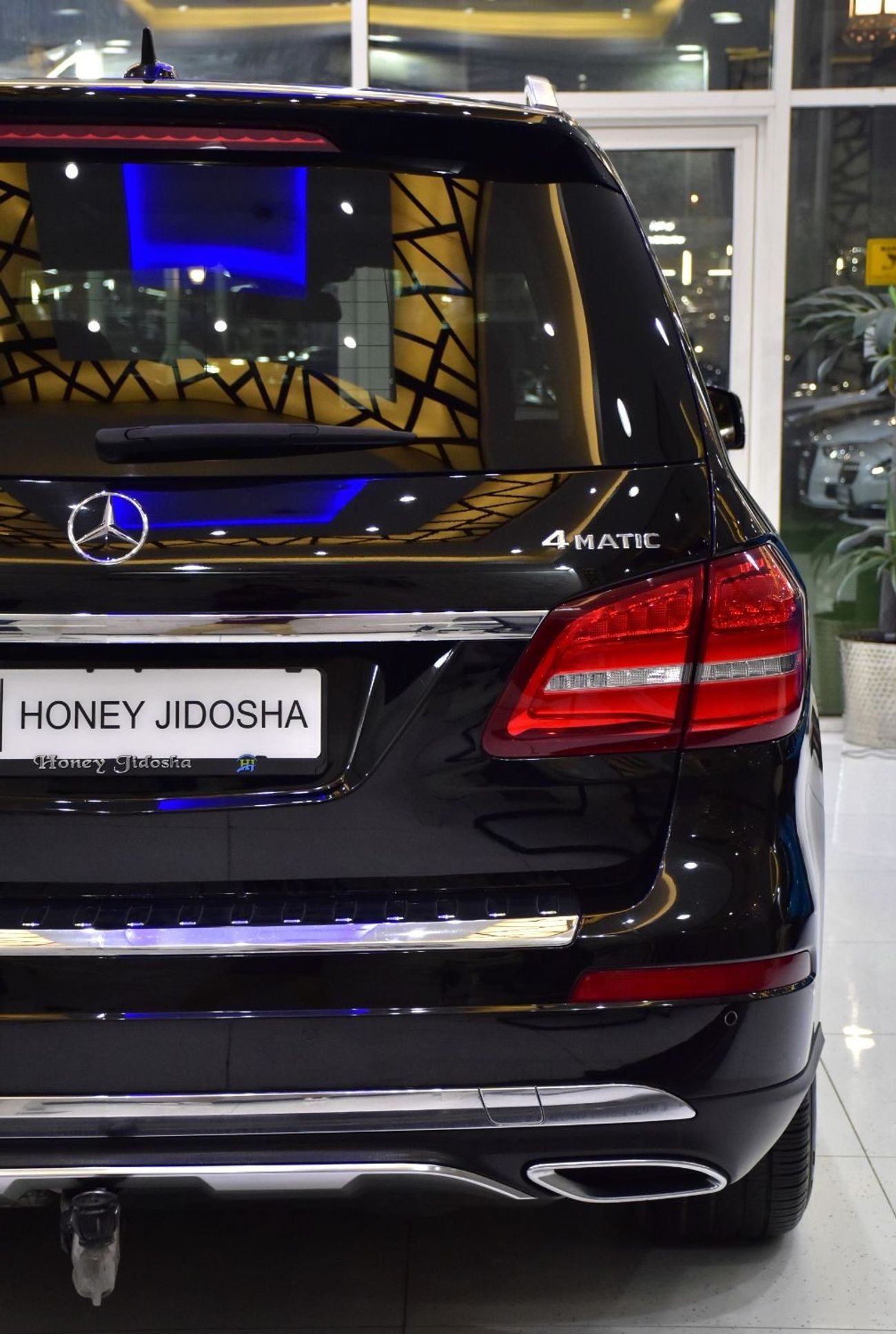 مرسيدس بنز GLS 350 EXCELLENT DEAL for our Mercedes Benz GLS 350d 4Matic ( 2016 Model ) in Black Color European Specs