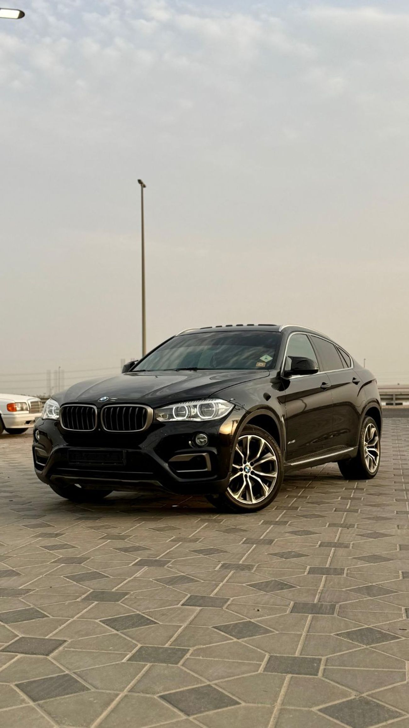 بي أم دبليو X6 50i Exclusive 4.4L