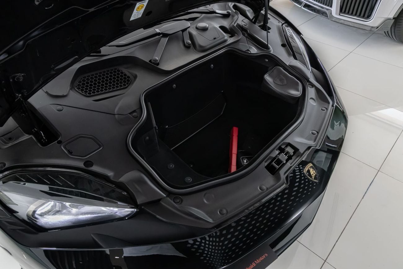 Lamborghini Temerario Lamborghini Temerario | 2026 | HPEV | 920 HP | AWD | Black / Yellow & Black Interior