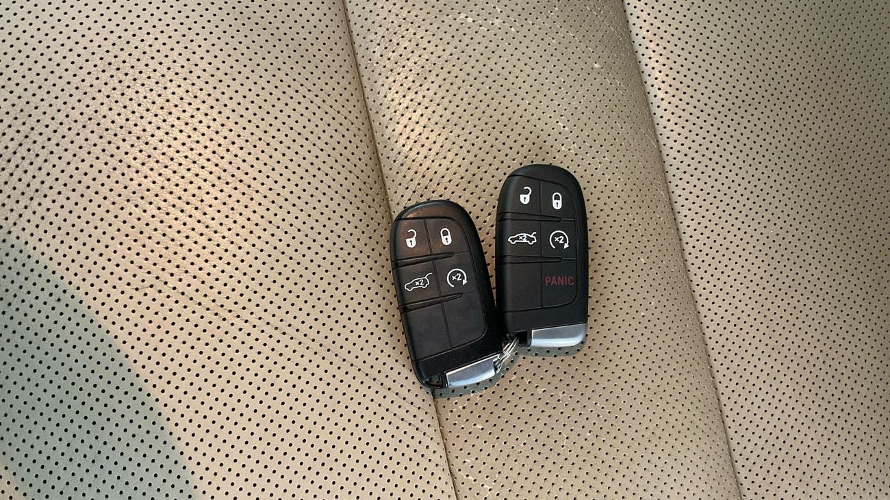 جيب جراند شيروكي Limited | upto AED 20,000 Ramadan Discount | شامل الضمان | 0 ﺪﻔﻋﺓ ﺃﻮﻟﻯ