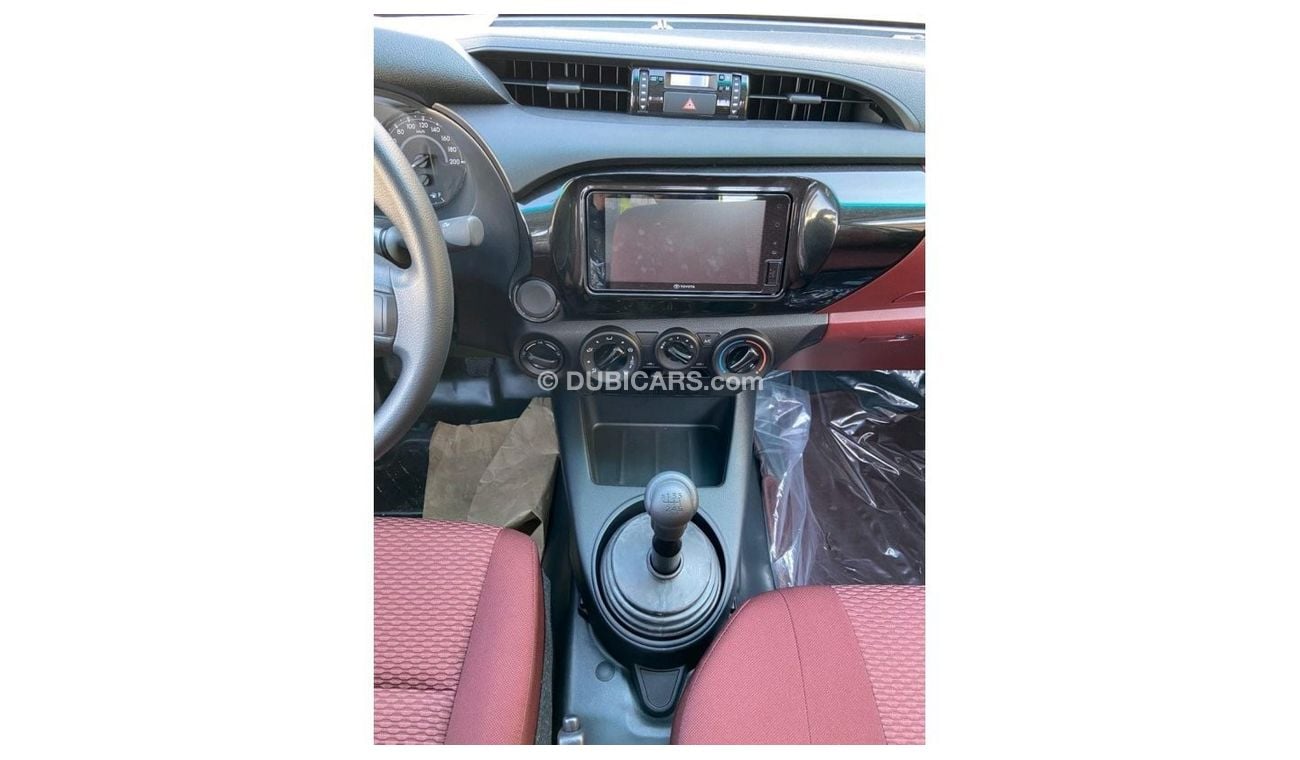 Toyota Hilux TOYOTA HILUX 2.4L DIESEL SC 4X4 M/T