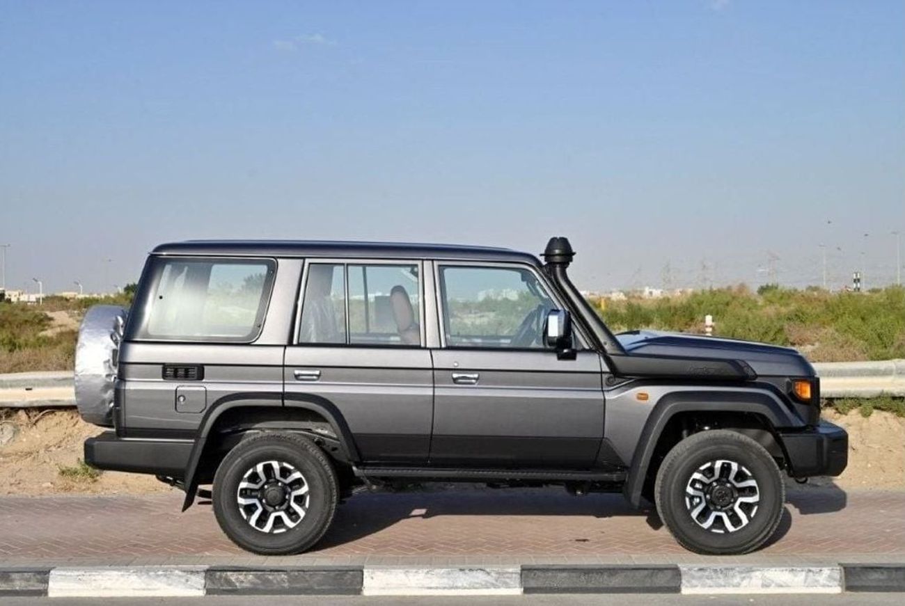 تويوتا لاند كروزر 70 2025 TOYOTA LAND CRUISER 76 HARDTOP SDLX V6 4.0L PETROL 4WD 5-SEATER AT