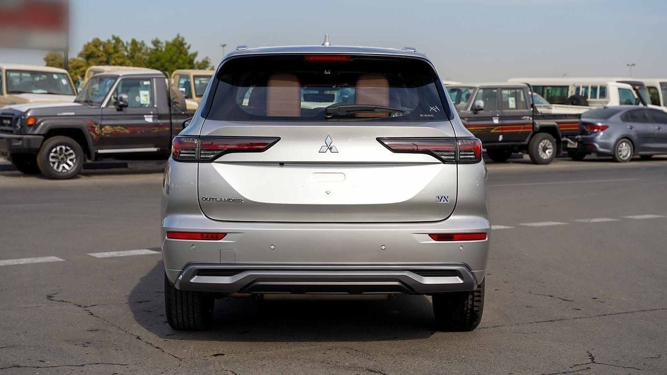 ميتسوبيشي آوتلاندر HIGHLINE ميتسوبيشي أوتلاندر بريميوم 2026 (G09) 2.5 لتر | SUV بسبعة مقاعد | مواصفات الخليج | للتصدير