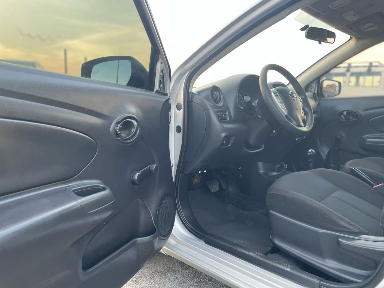 Nissan Versa 2018 Nissan Versa (Sunny) SV 1.5L V4 MidOption  Economical