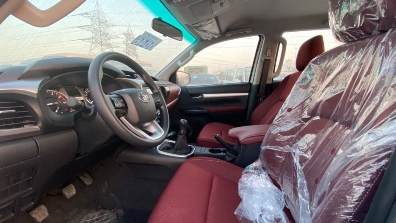 تويوتا هيلوكس SR5 | 2.4 L | 4WD | with power window | Brand New