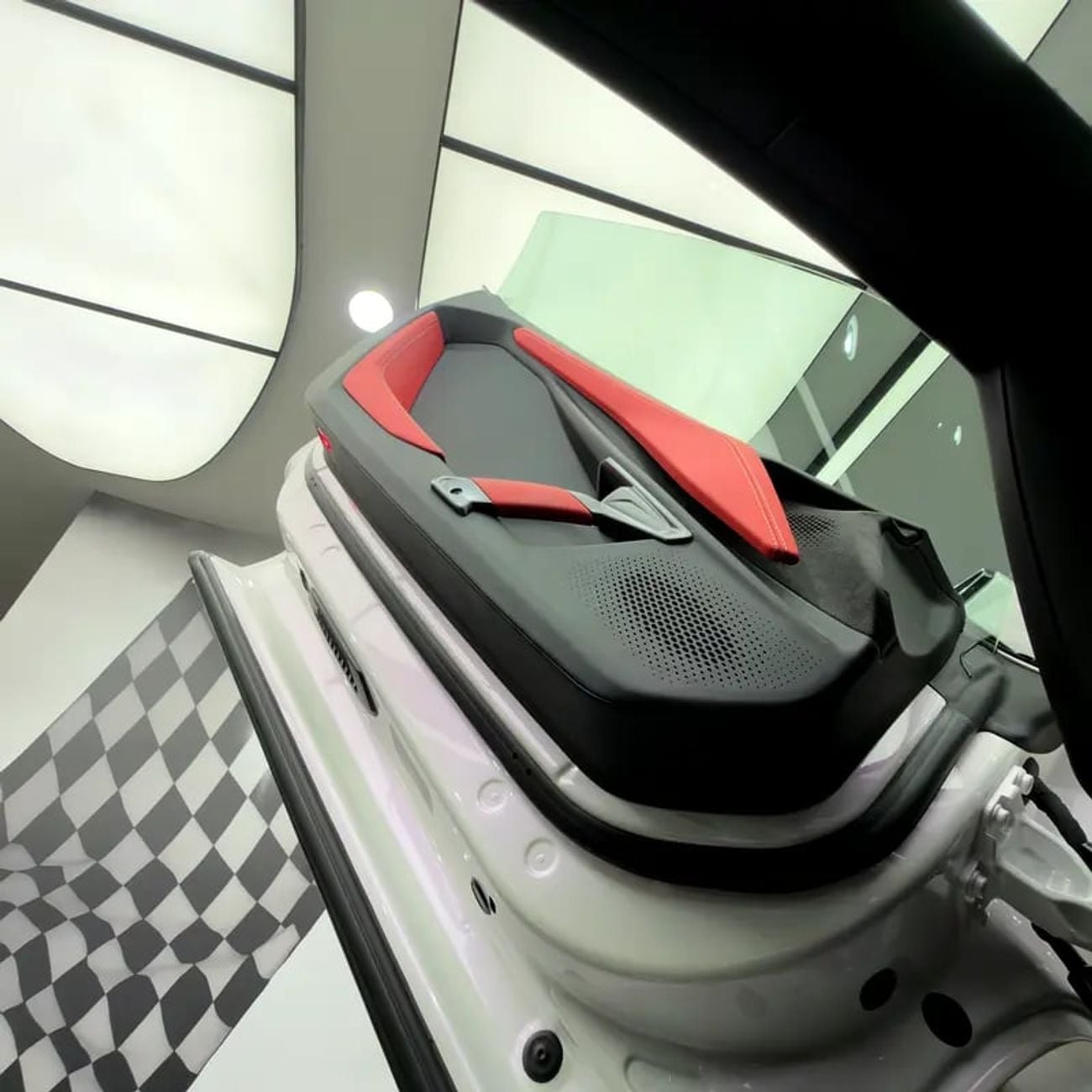 Lamborghini Revuelto PEARL WHITE