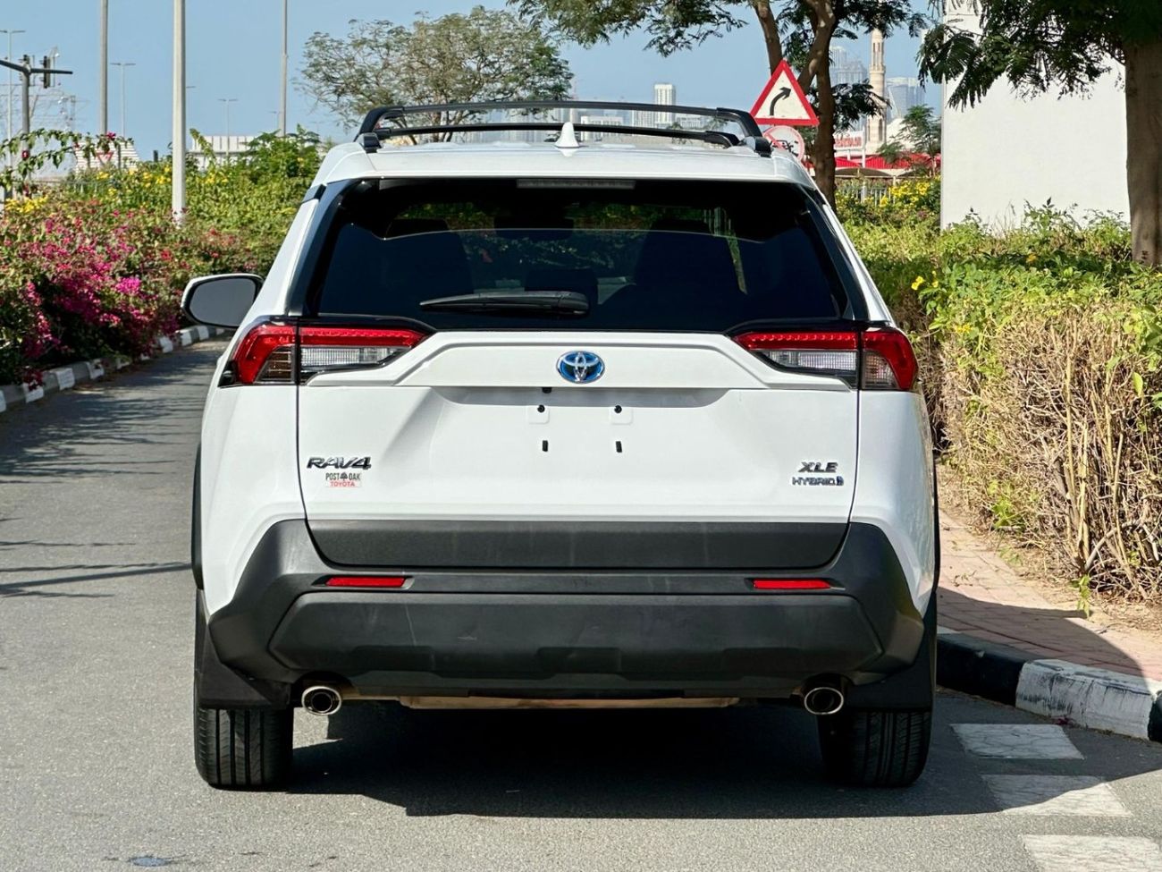 تويوتا راف ٤ XLE-AWD Hybrid Full Option