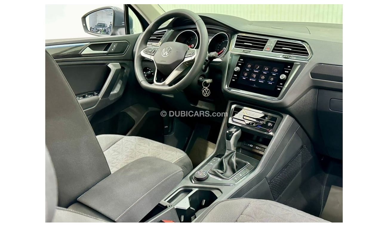 Volkswagen Tiguan 2023 Volkswagen Tiguan SE 4Motion, June 2026 Volkswagen Warranty, Very Low Kms, GCC