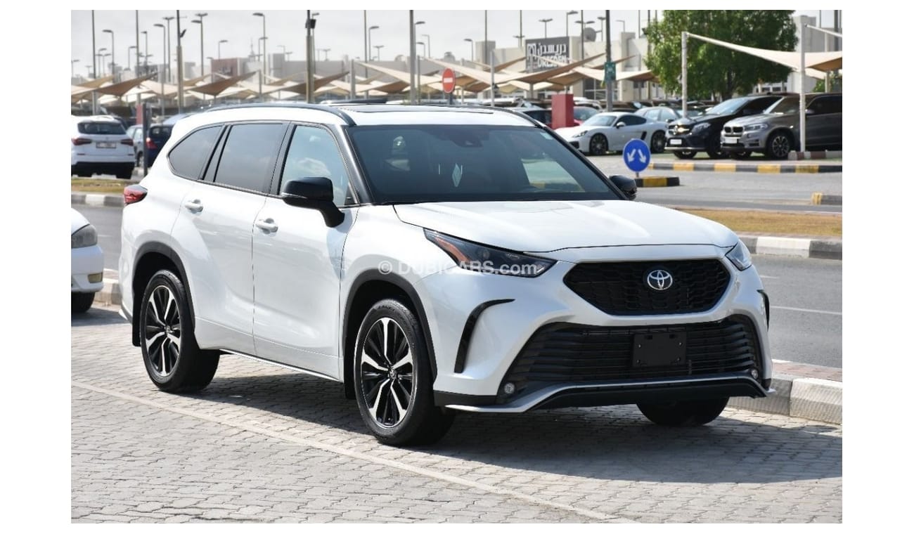 Used Toyota Highlander X.S.E. A.W.D. V6 CLEAN LOW MILEAGE 2022