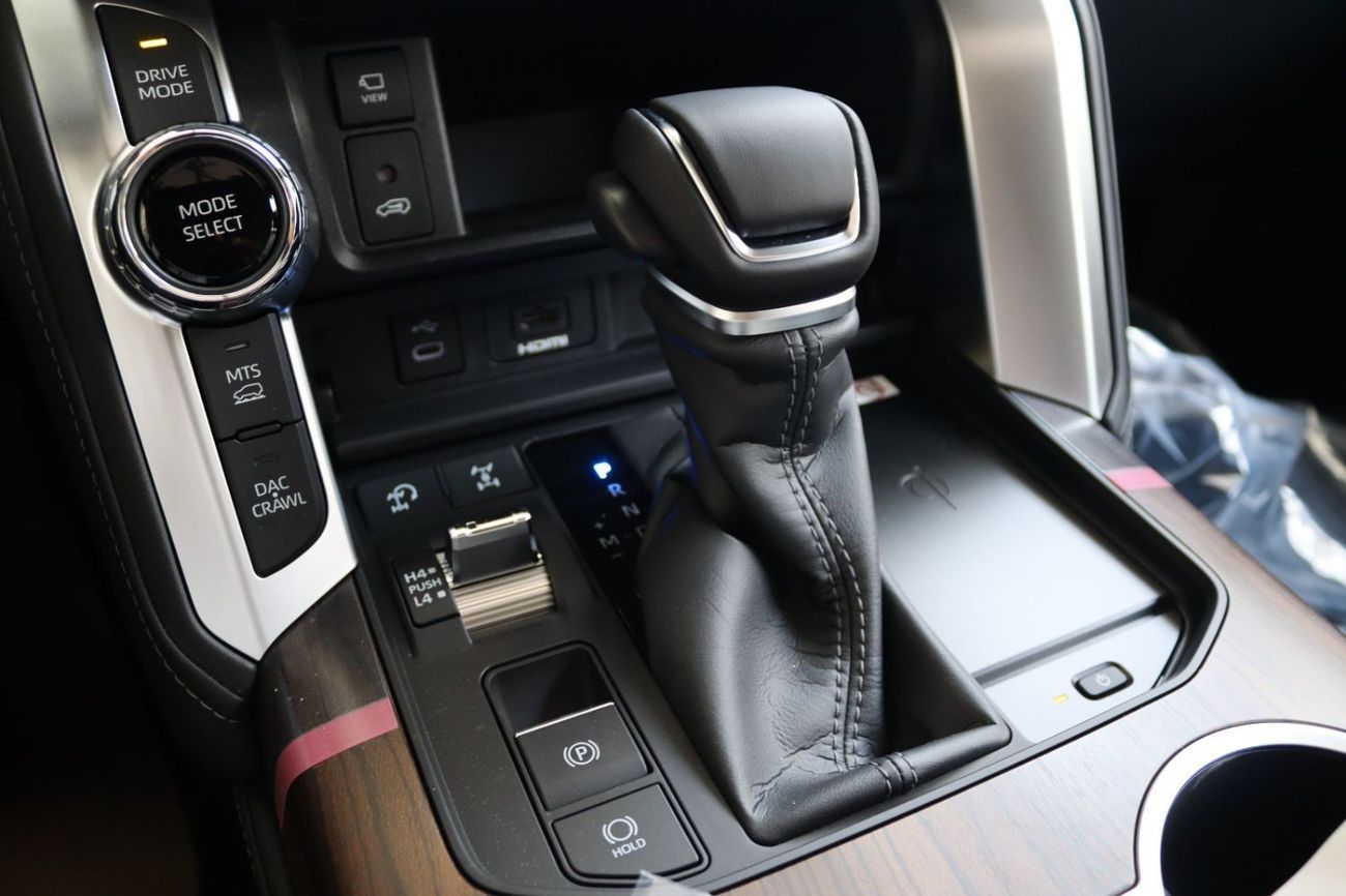 Toyota Land Cruiser 300 VX-HIGH  3,3 TWINTURBO DIESEL VX-HIGH FULLY LOADED **التصدير فقط خارج الخليج**