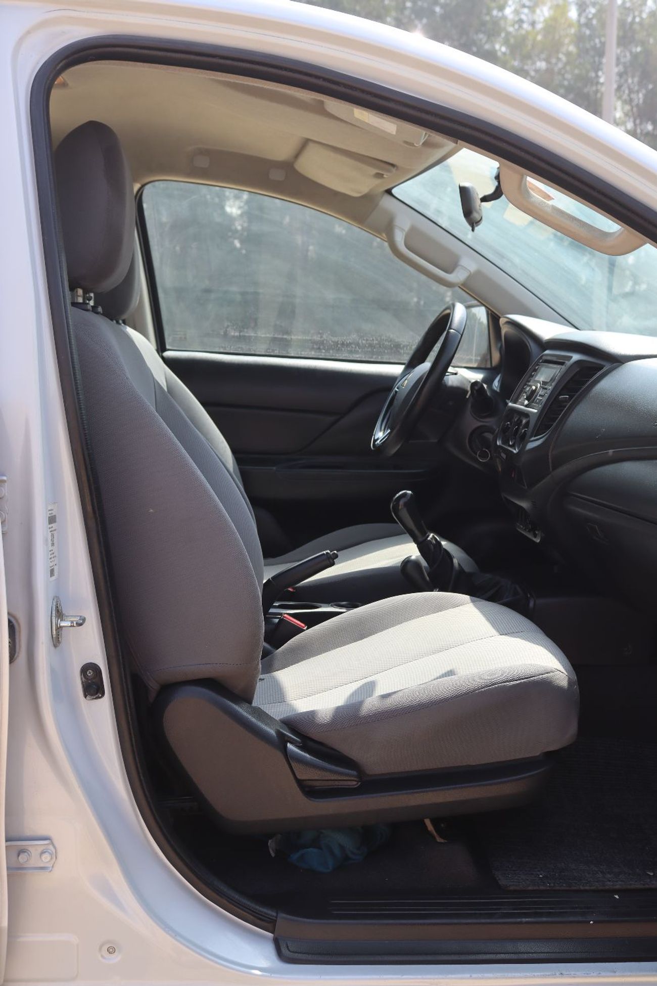 Mitsubishi L200 GL 2.5L Double Cab Utility 4WD Mitsubishi L200 - 2020 - GCC- Accident-free - 2.5L- 4X4 - in excellen