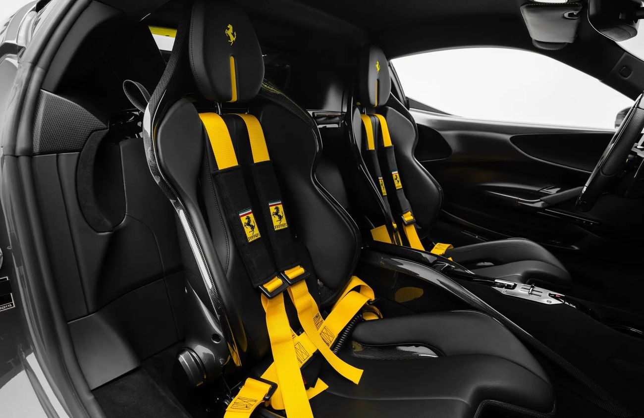 فيراري SF90 ستراديل 4.0L V8 Twin-Turbocharged Engine + eMotor