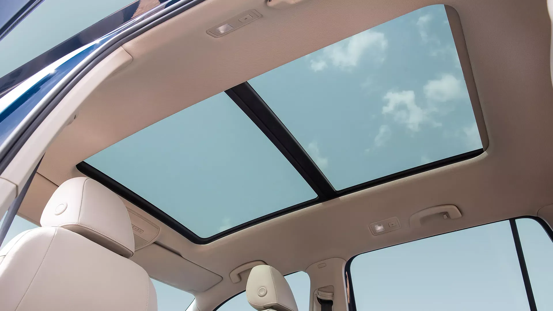 Volkswagen Teramont interior - Panoramic Roof