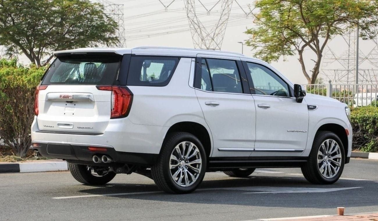 جي أم سي يوكون Denali 4WD + TV 8-Seaters. GCC. Local Registration + 5%