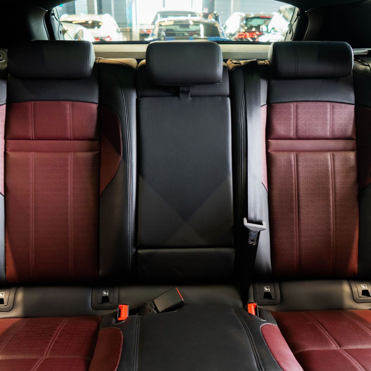 لاند روفر رانج روفر إيفوك P250 R-Dynamic HSE 2.0L AED 2,394 pm • 0% Downpayment • Evoque R-Dynamic HSE • 1 Year Warranty