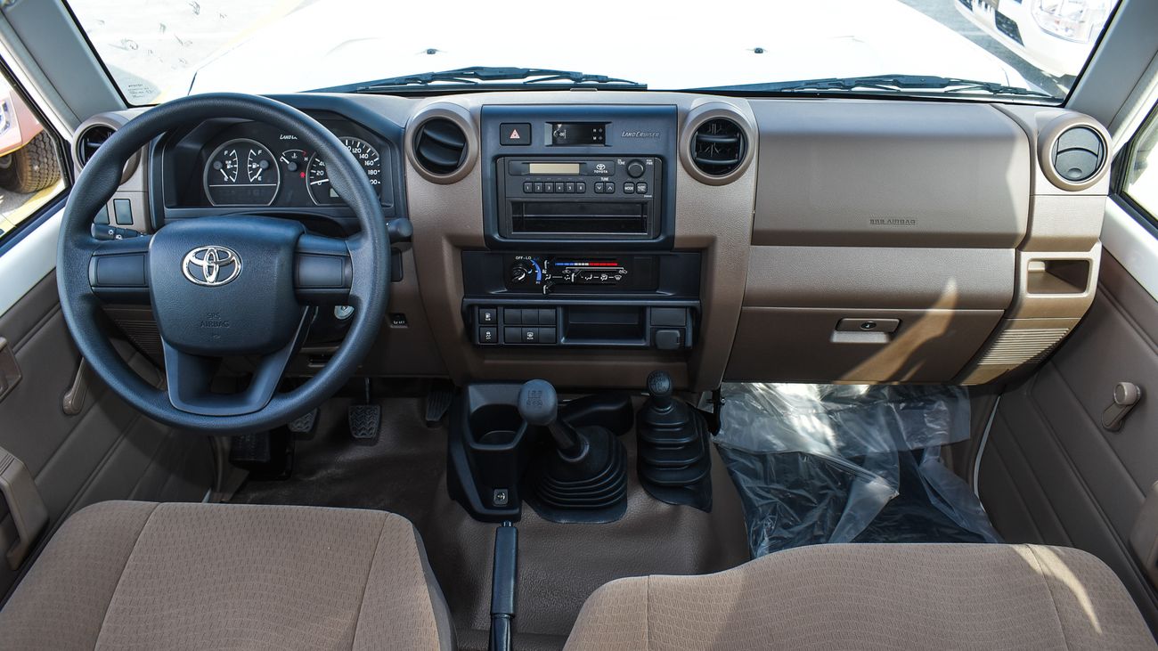 تويوتا لاند كروزر 70 4.0L V6 Petrol