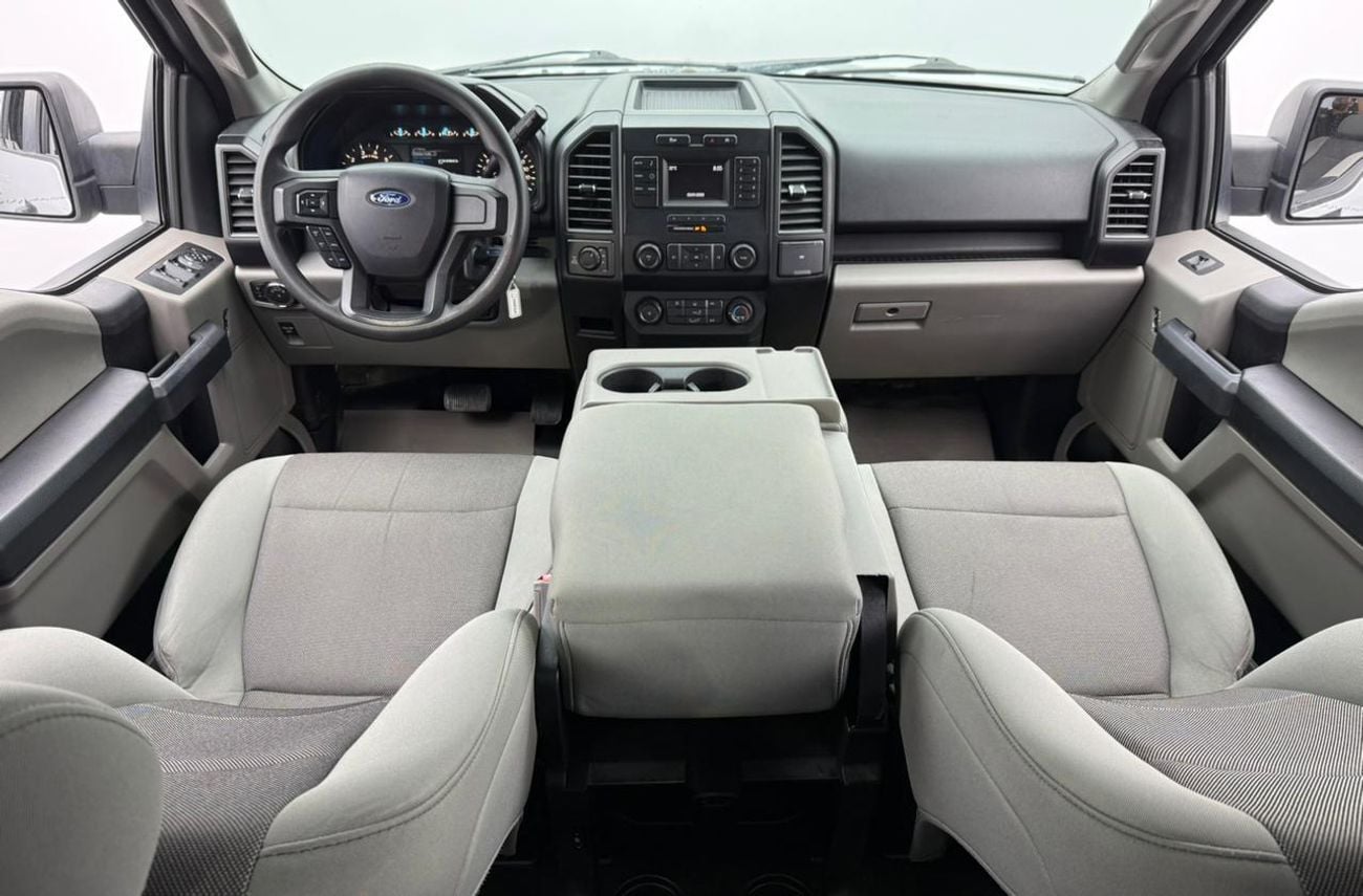 Ford F-150 XLT 2020 Ford F-150 Raptor Kit, 1 Year Warranty Unlimited Km, Excellent Condition, GCC