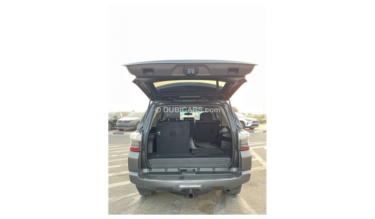 Toyota 4Runner *Offer*2018 Toyota 4Runner SR5 Premium -7 Seater - 4.oL V6 /  - UAE PASS