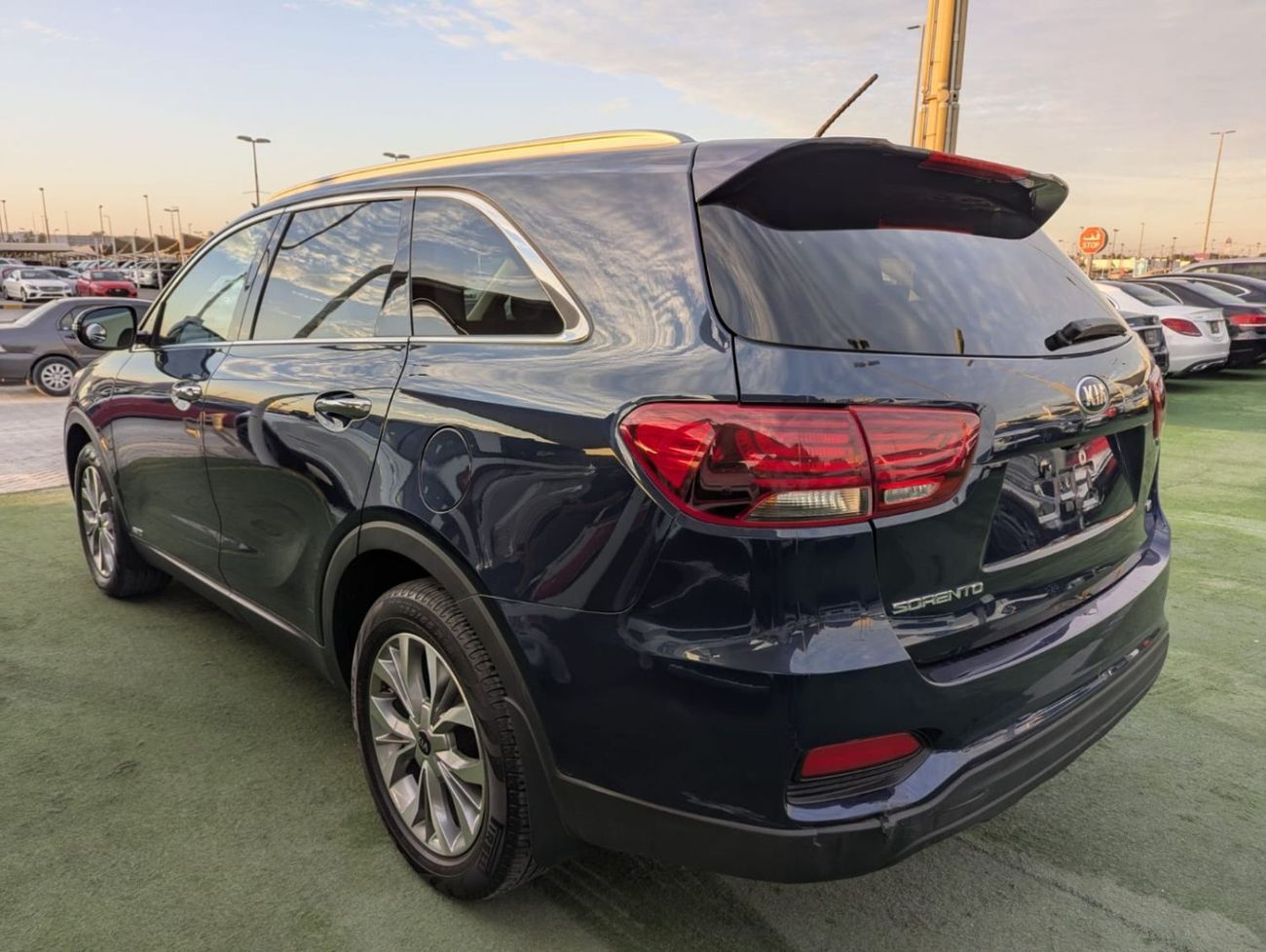 كيا سورينتو Base 2.4L AWD KIA SORENTO 2019 V4 engine 2.4 American clean title no any work required just buy and